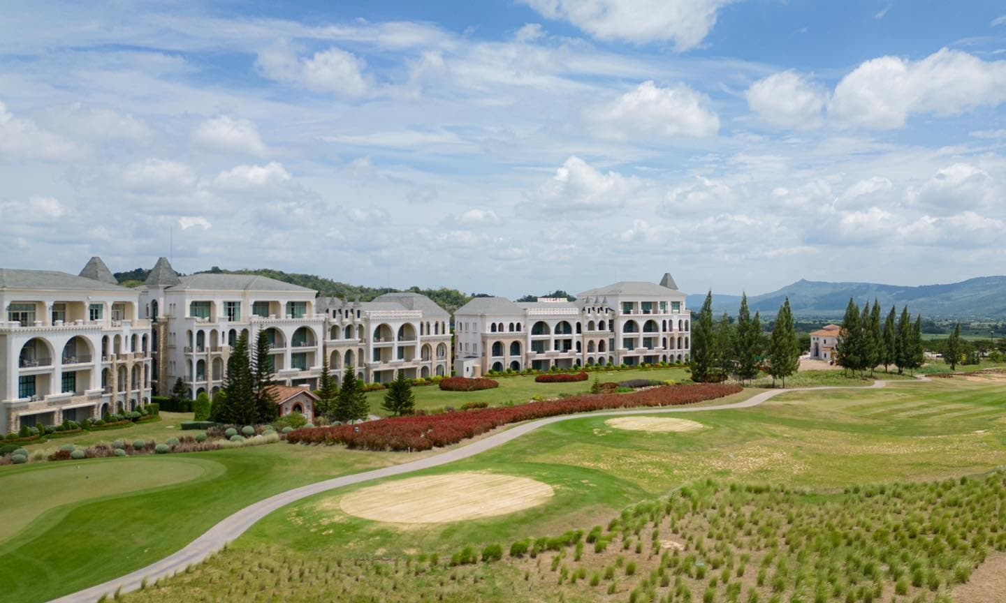 สนามกอล์ฟ