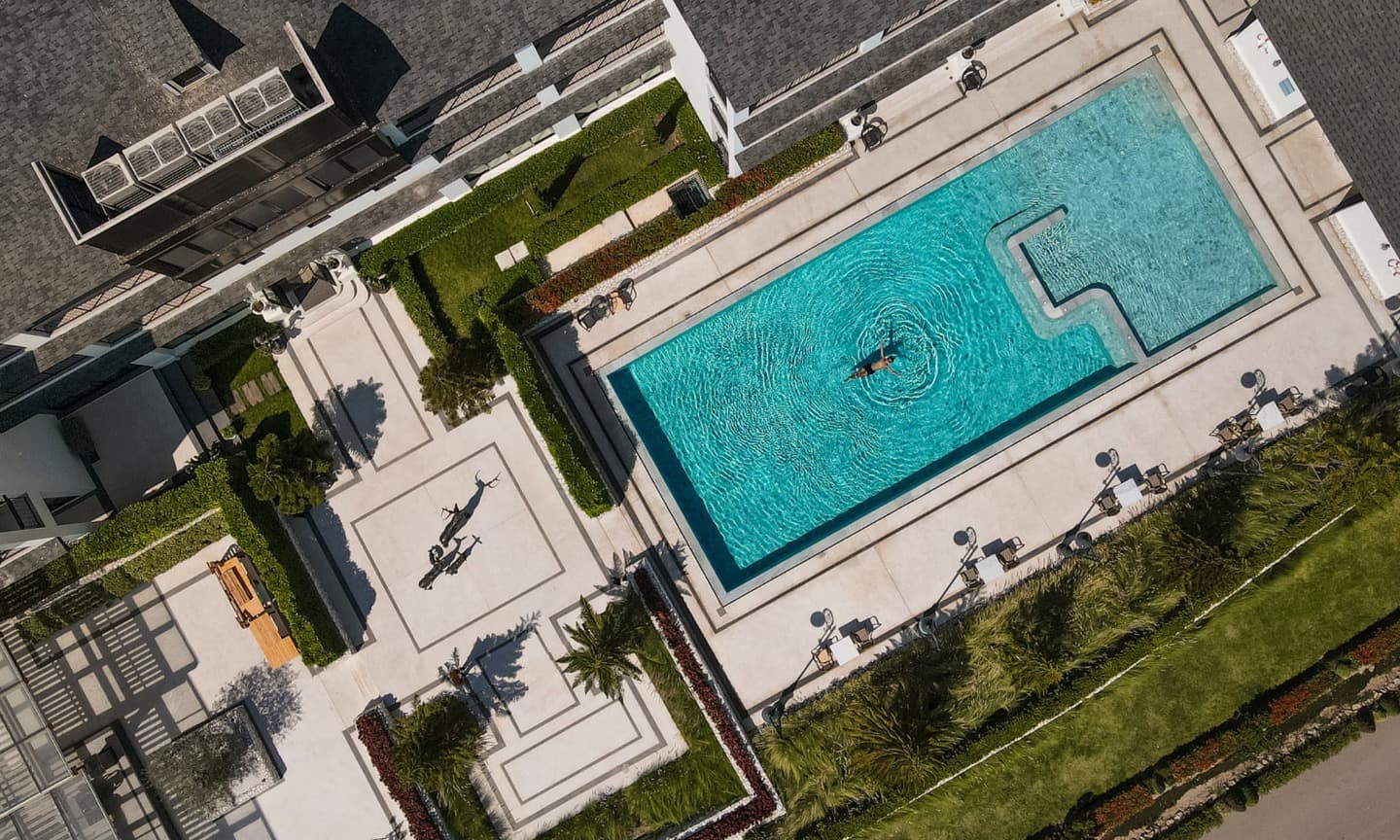 สระว่ายน้ำ